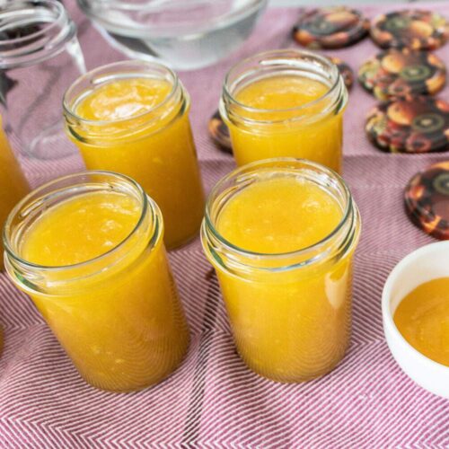 Ananas-Mango Marmelade ist eine besonders fruchtige Sorte und ist zudem sehr schnell und einfach selbst gemacht