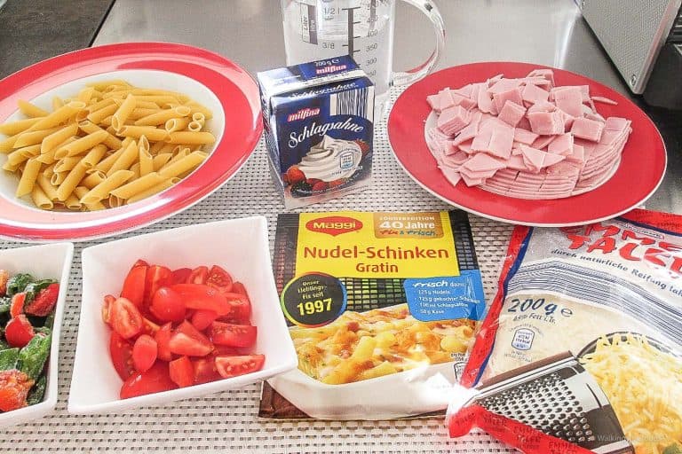 Maggi-Nudel-Schinken Gratin ist sehr schnell und einfach gemacht und mit den Tomaten und dem Paprika ein geschmacklich sehr leckerer Auflauf