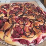 Rosettenkuchen mit Kirschen, einfach zu backen