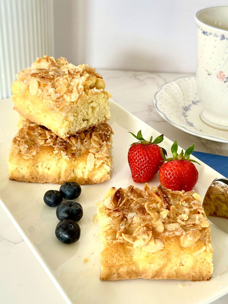 Blechkuchen mit Mandeln - schnell und einfach