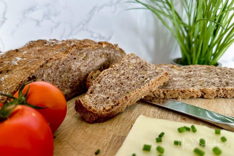 Dinkelvollkornbrot mit Walnüssen - gesundes und einfaches Rezep